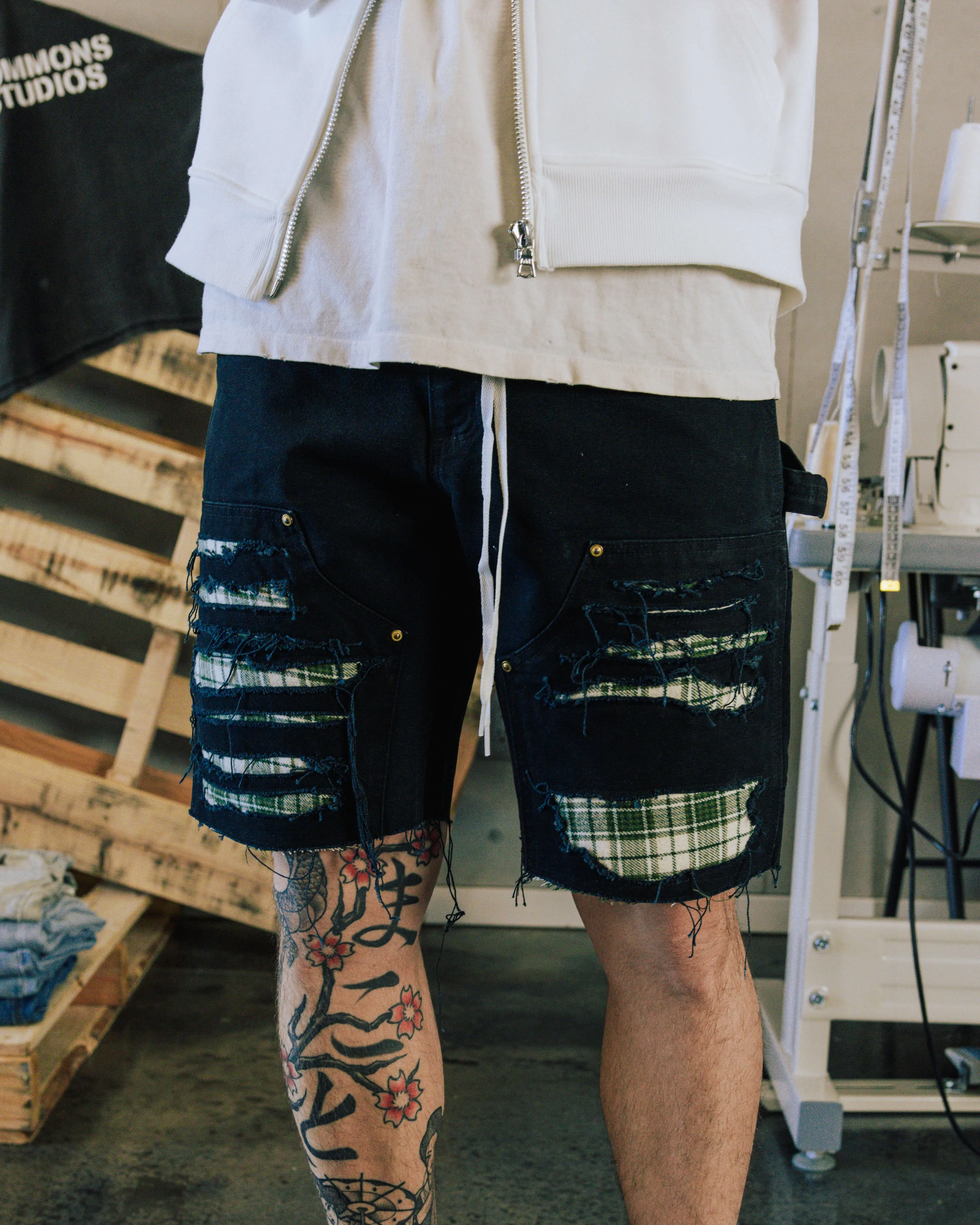 COMMON DOUBLE KNEE SHORT BLACK (R19)